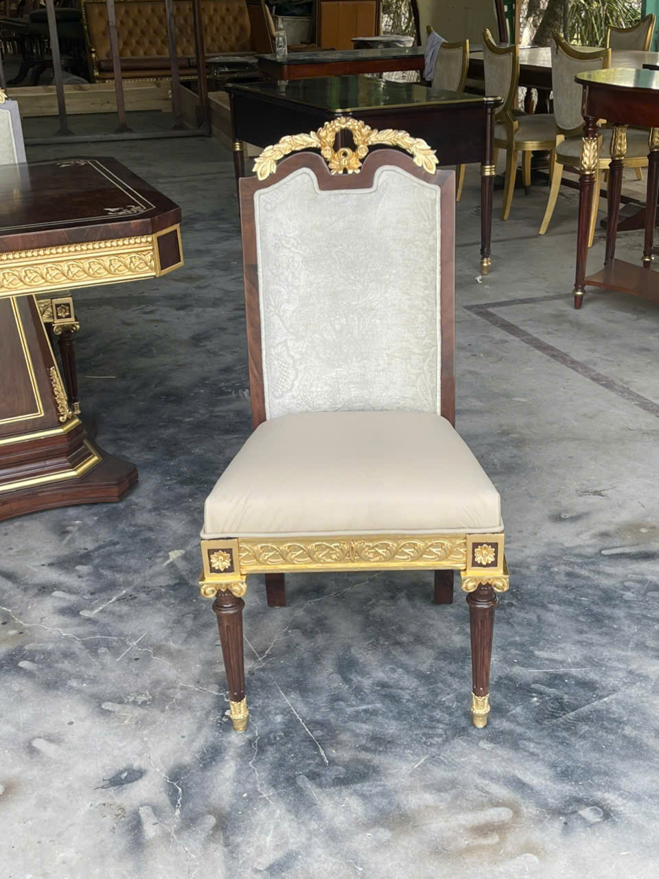 Bộ Bàn Ăn Cổ Điển Imperia- Phong Cách Ý